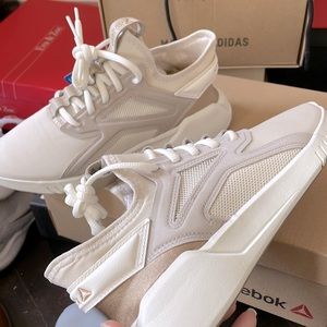 Brand new Womens Reebok Freestyle Motion lo